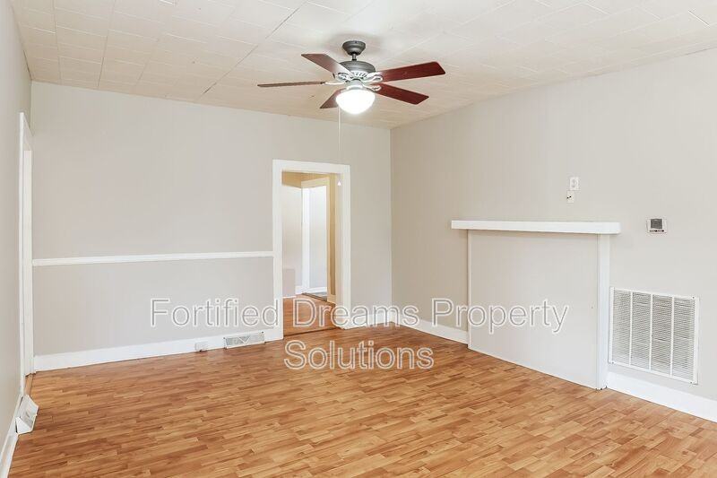 842 Efird St - Photo 3 of 16