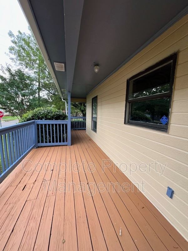 1600 Avenue D - Photo 3 of 22