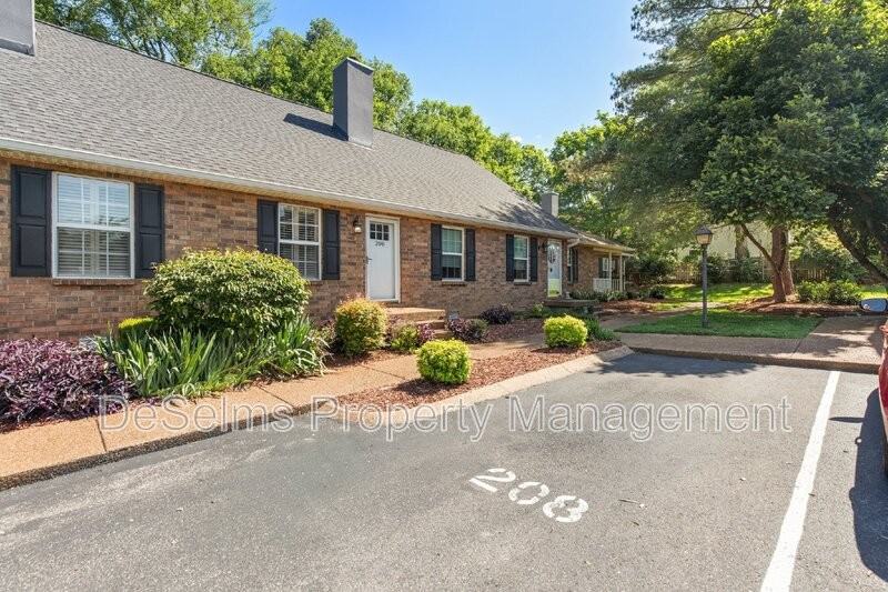 208 Cottage Pl - Photo 3 of 25