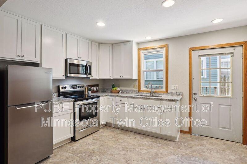 550 Ashland Ave #3 - Photo 3 of 15