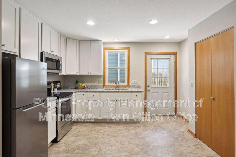550 Ashland Ave #3 - Photo 6 of 15