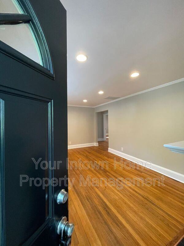 452 Deckner Ave Sw - Photo 4 of 24