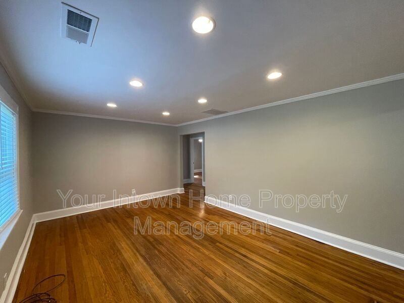 452 Deckner Ave Sw - Photo 5 of 24