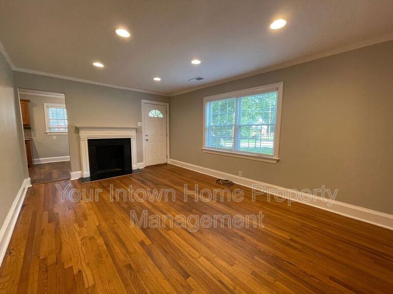 452 Deckner Ave Sw - Photo 7 of 24