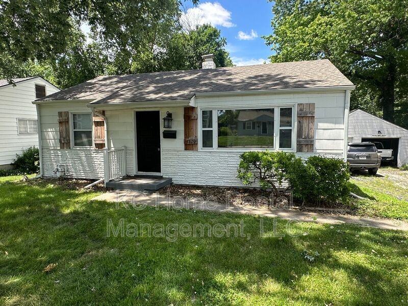 7820 Washington St - Photo 3 of 28