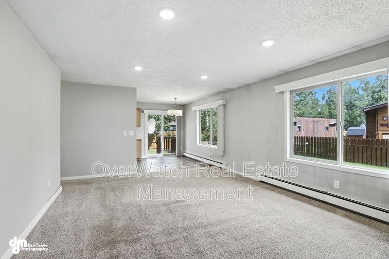 8611 Augusta Cir - Photo 3 of 36
