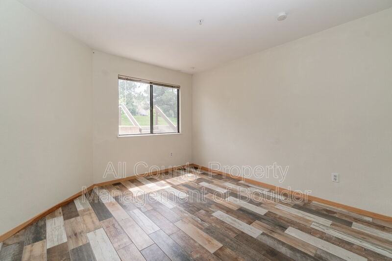 5520 Stonewall Pl #13 - Photo 3 of 30
