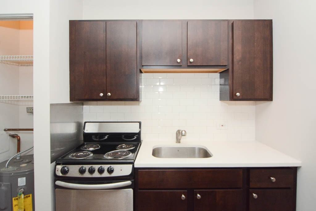 1627 N Humboldt Blvd #2J - Photo 3 of 16