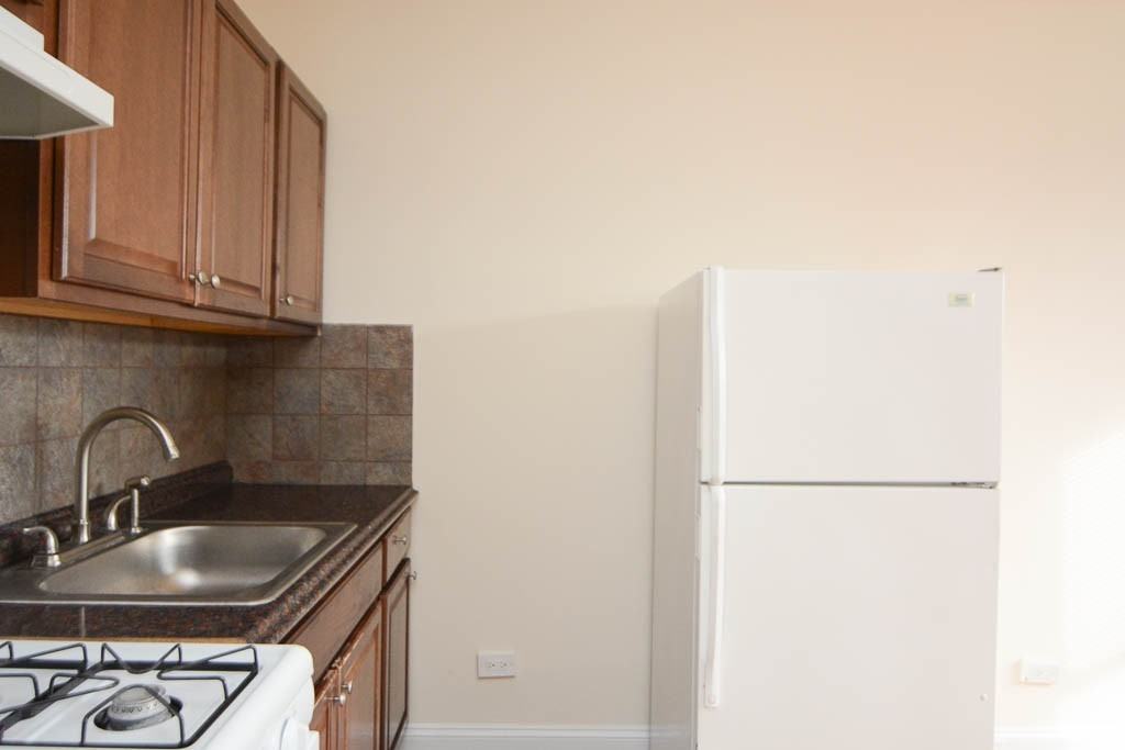 2737 N Spaulding Ave #312 - Photo 3 of 15