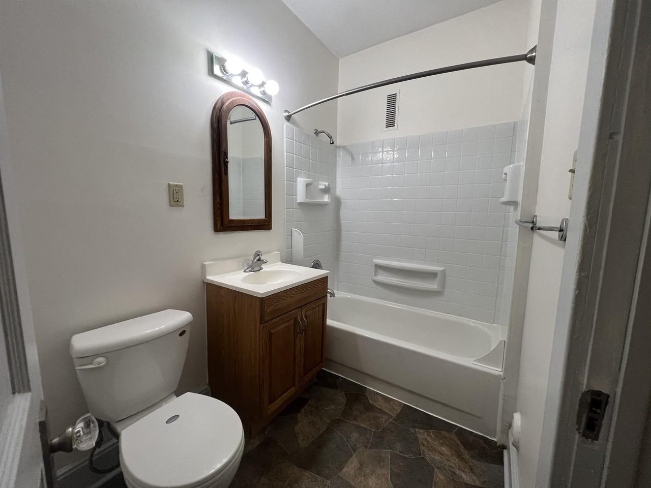 414 22nd Avenue Northeast - Photo 3 of 22