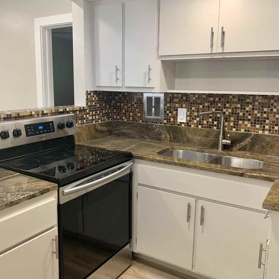 1921 NE 51ST ST - BLUE RIBB PROP - Photo 3 of 10