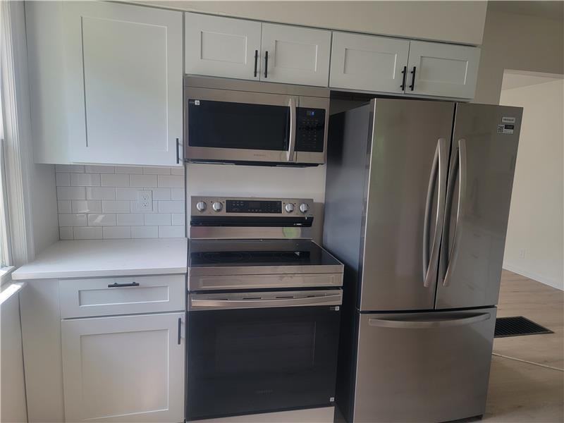 2404 Bancroft St - Photo 2 of 11