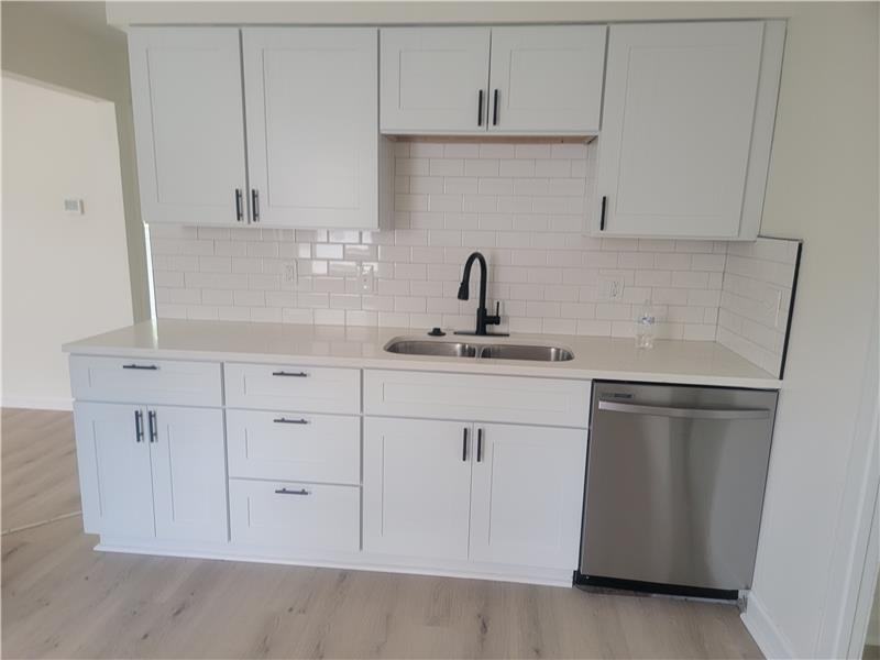 2404 Bancroft St - Photo 3 of 11