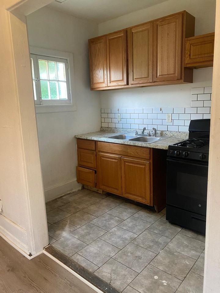 1703 Park Street - Photo 4 of 5