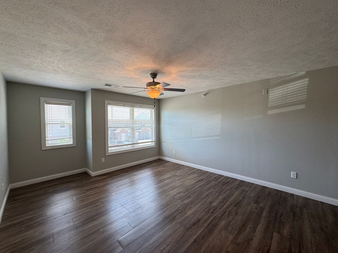 1037-1041 Ekstam Drive - Photo 2 of 11