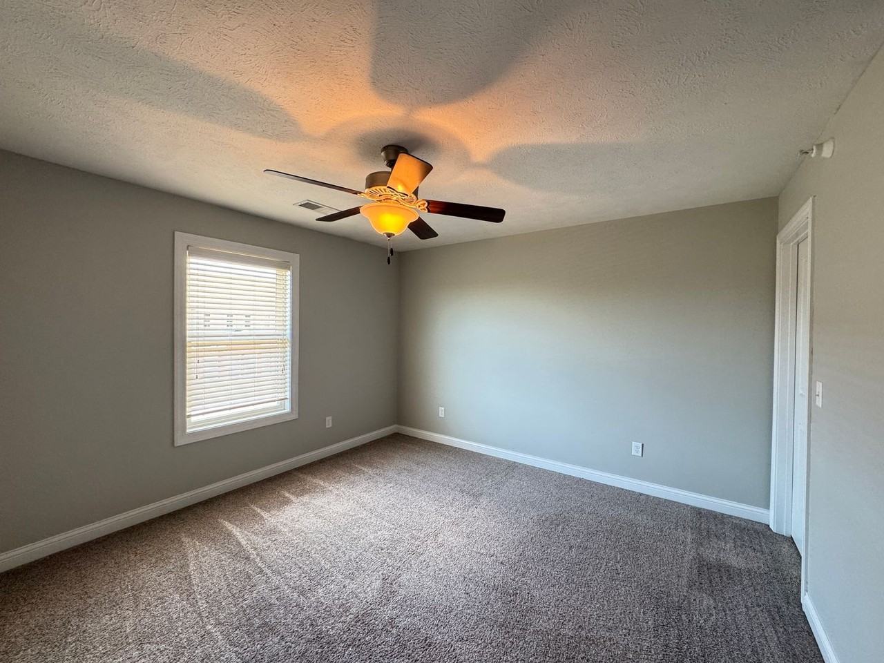1037-1041 Ekstam Drive - Photo 4 of 11