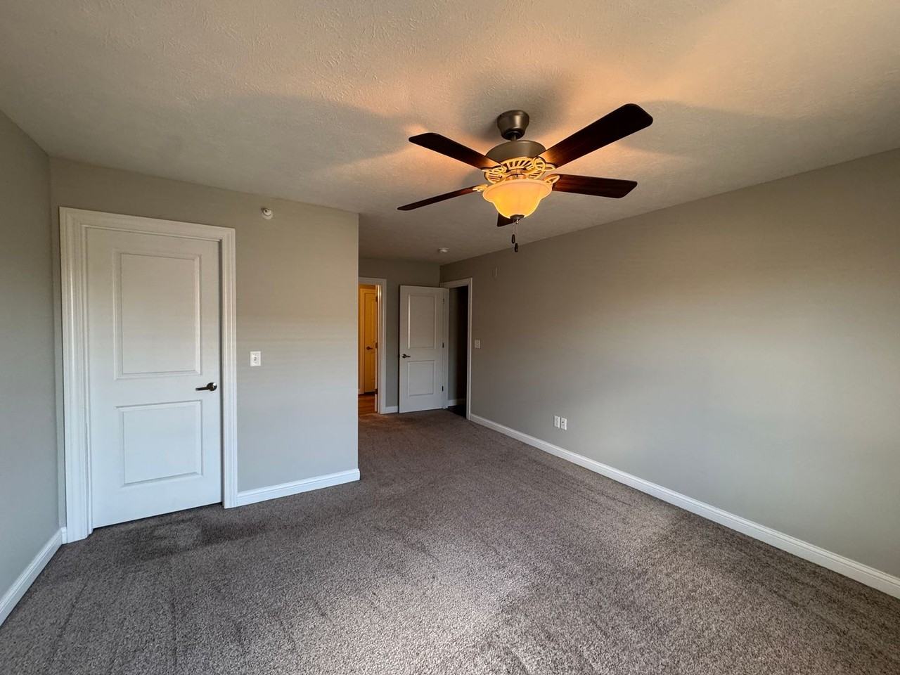 1037-1041 Ekstam Drive - Photo 5 of 11