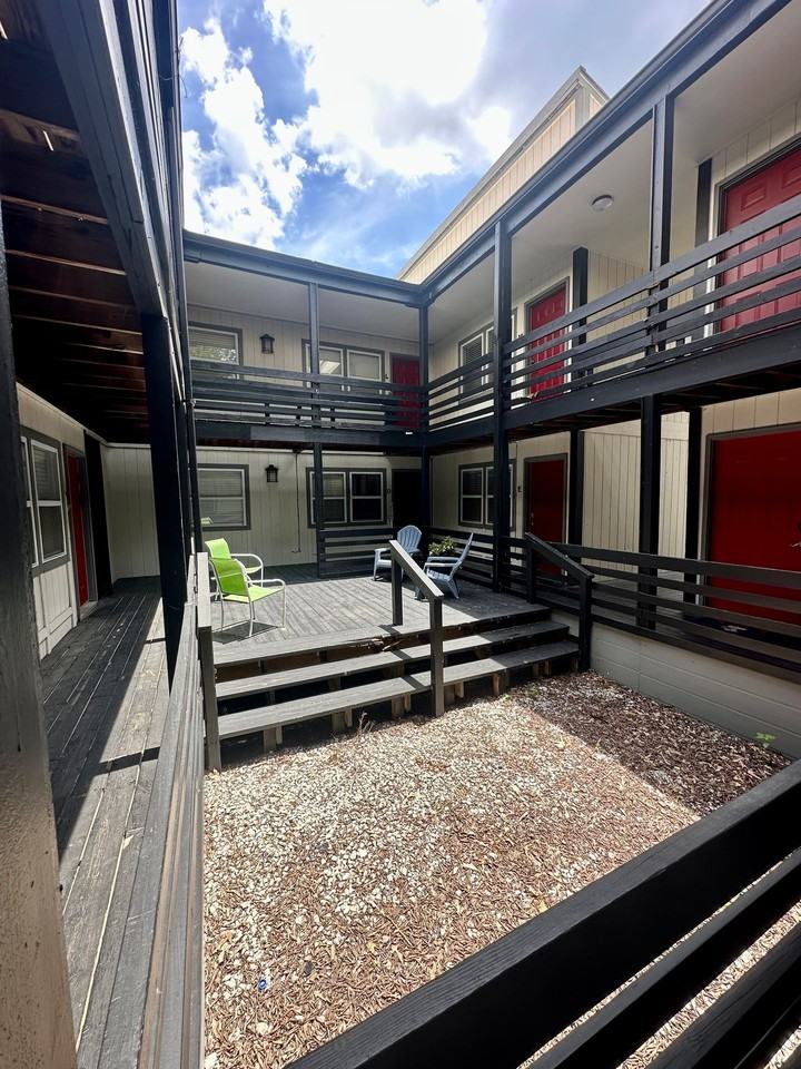 Delacroix Apartments - Photo 7 of 7