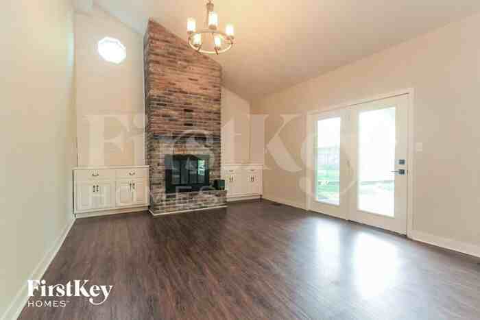 419 Buffalo Dr - Photo 2 of 15