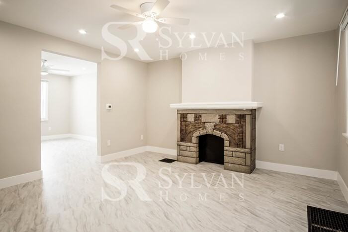 1440 Bellaire Pl - Photo 3 of 15