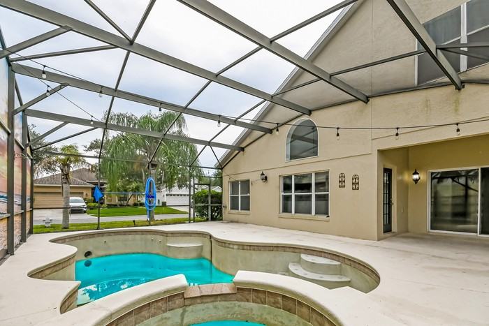 216 Westmoreland Cir - Photo 2 of 15