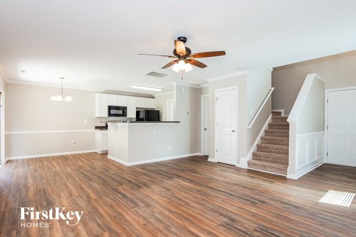 3707 Ernie Dr - Photo 3 of 15