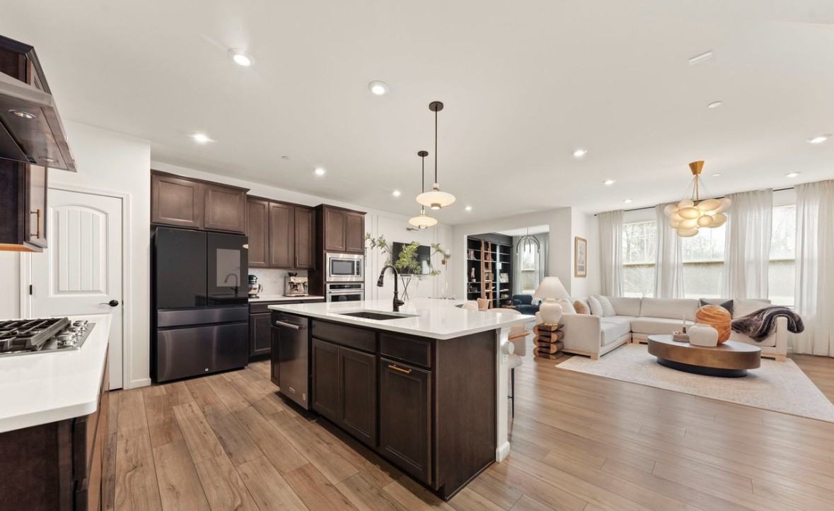 2108 Weatherbee Ln #2108 - Photo 2 of 12