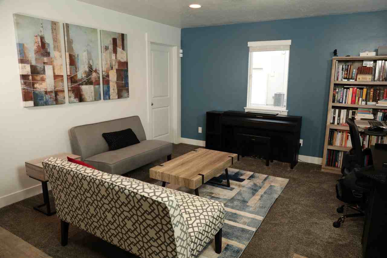 14733 S Asher Ln - Photo 6 of 19