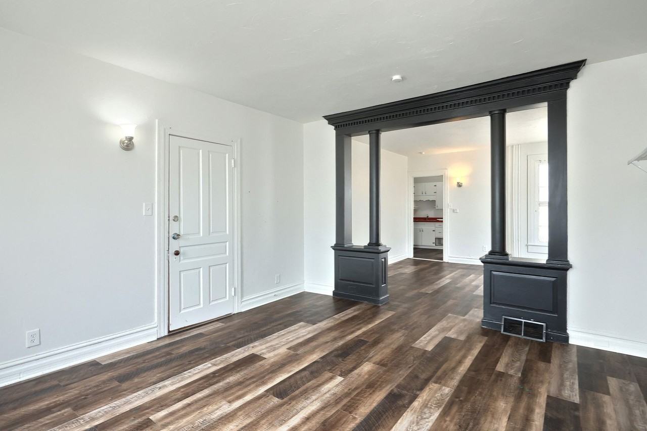 301 N Queen Street - Photo 3 of 28