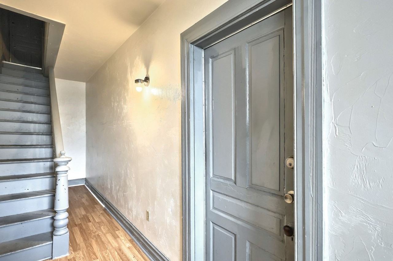 301 N Queen Street - Photo 4 of 28