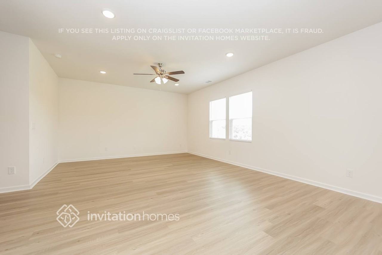 127 Glacier Way - Photo 4 of 18