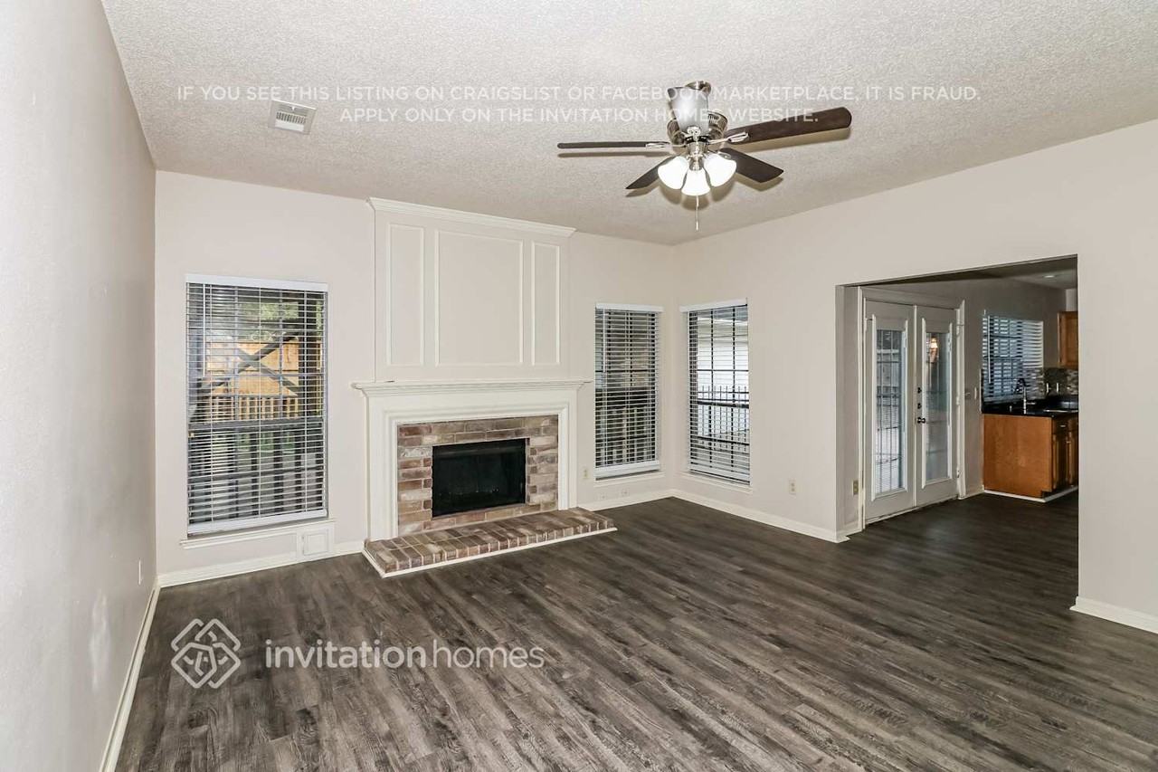 22947 Benbury Dr - Photo 6 of 19