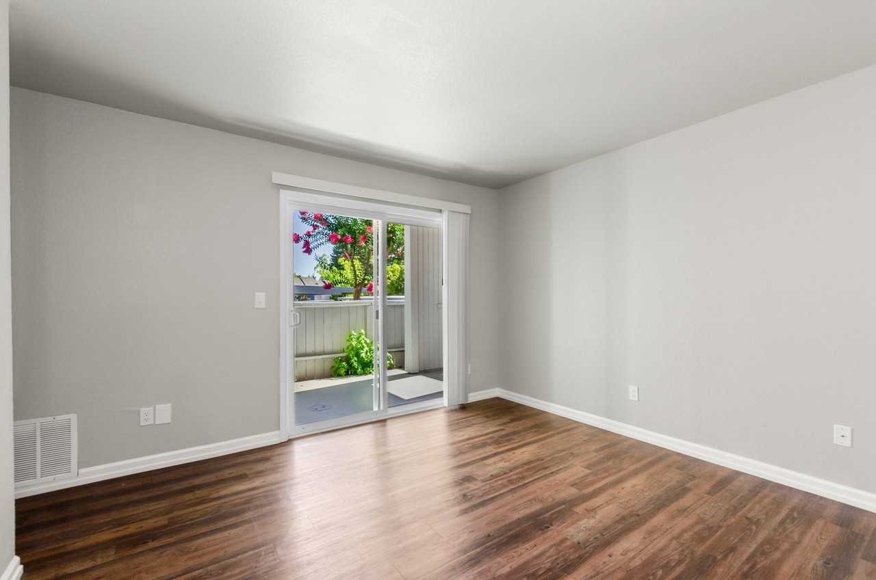 Heather Downs - Photo 4 of 8