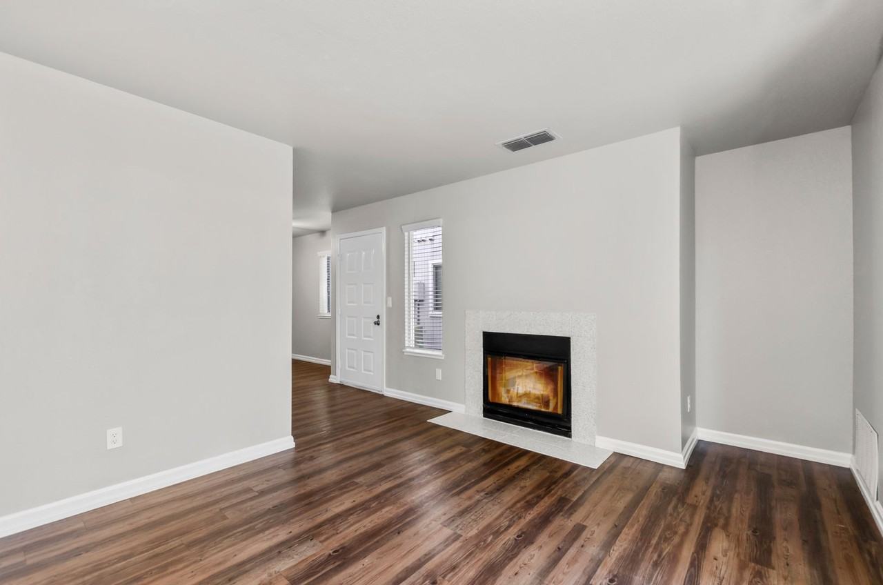 Heather Downs - Photo 5 of 8