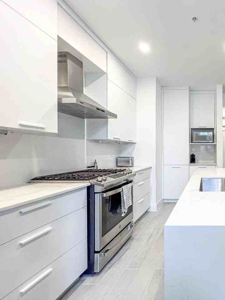 1559 Avenue du Docteur-Penfield #2A - Photo 2 of 14