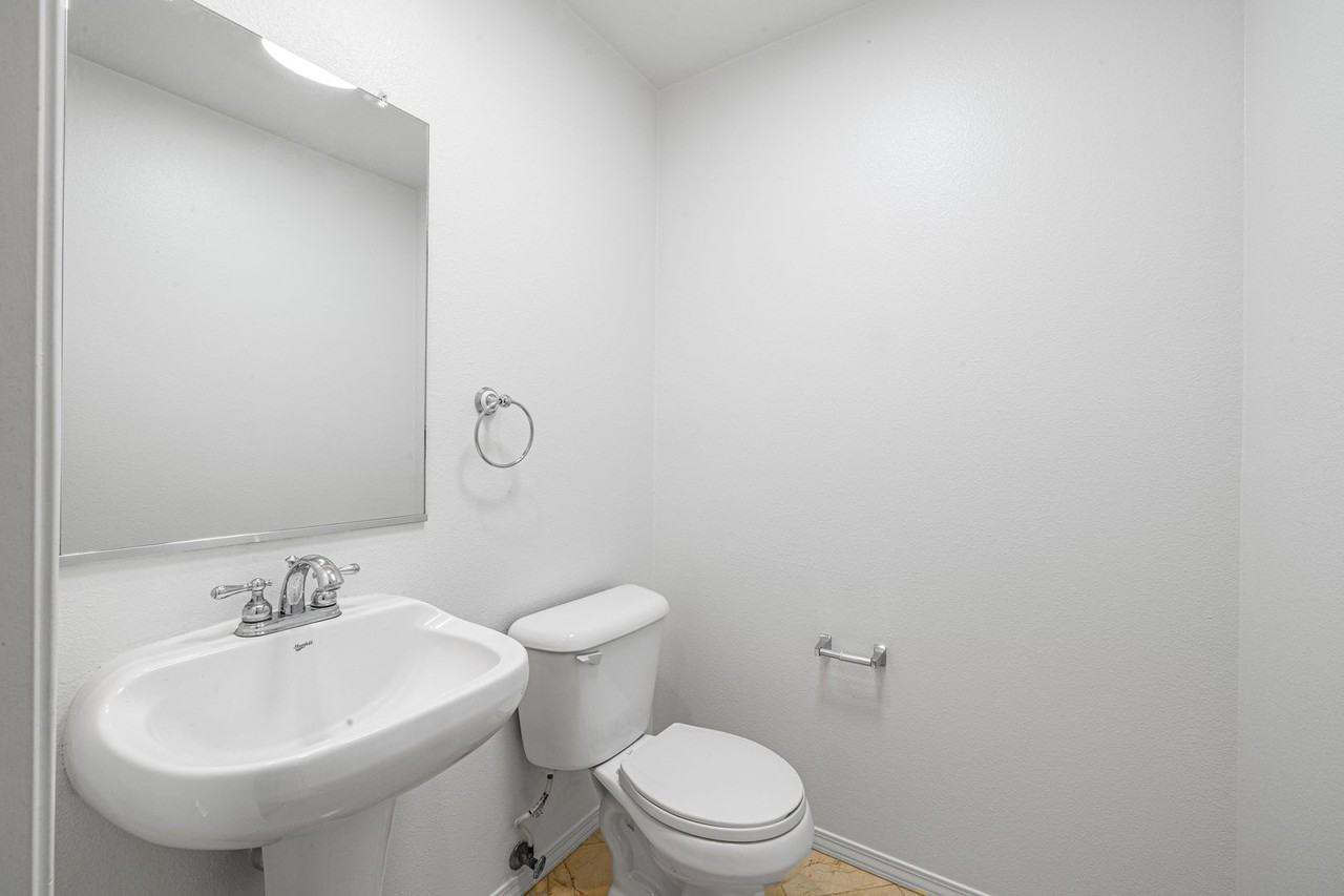 1419 Lomita Blvd #2 - Photo 6 of 36