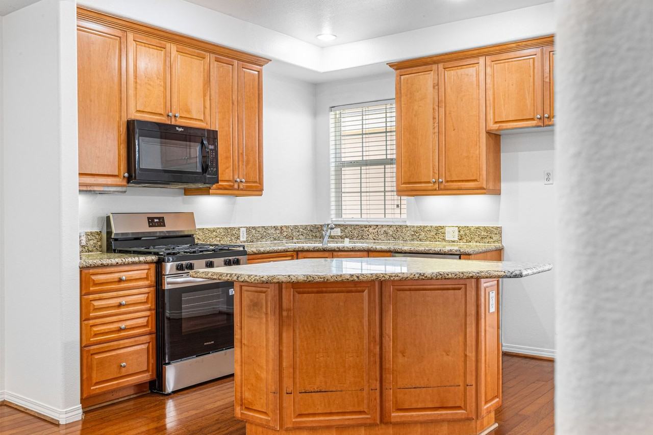 1419 Lomita Blvd #2 - Photo 7 of 36