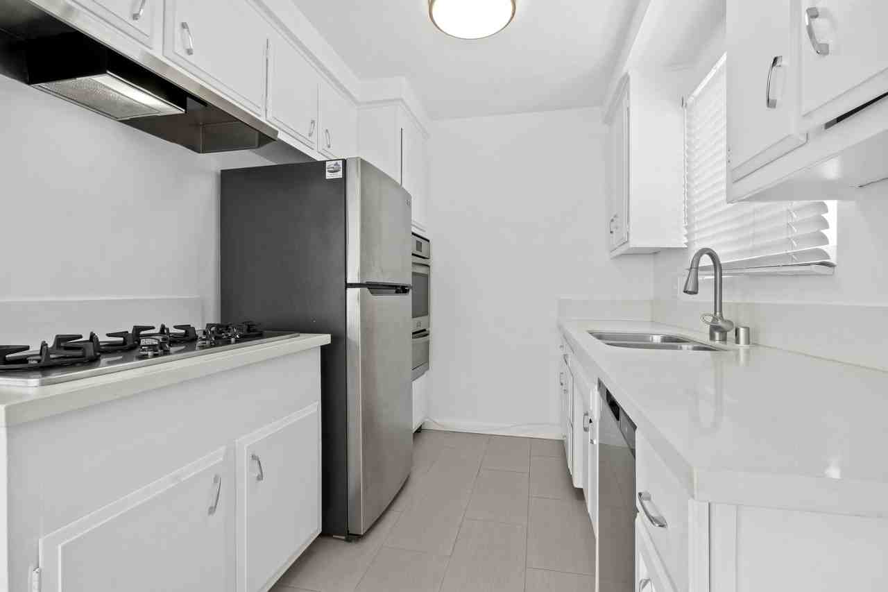 505 Idaho Ave in Santa Monica - Photo 3 of 5