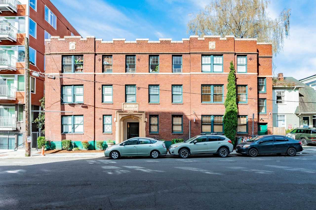 Consulate - Photo 2 of 13