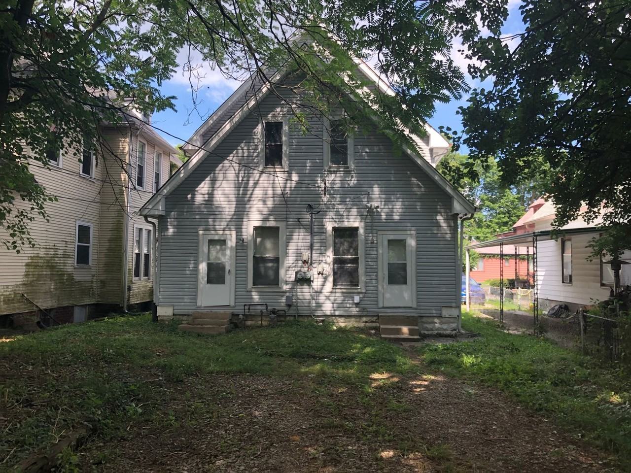 2349 N Kenwood Ave - Photo 3 of 9