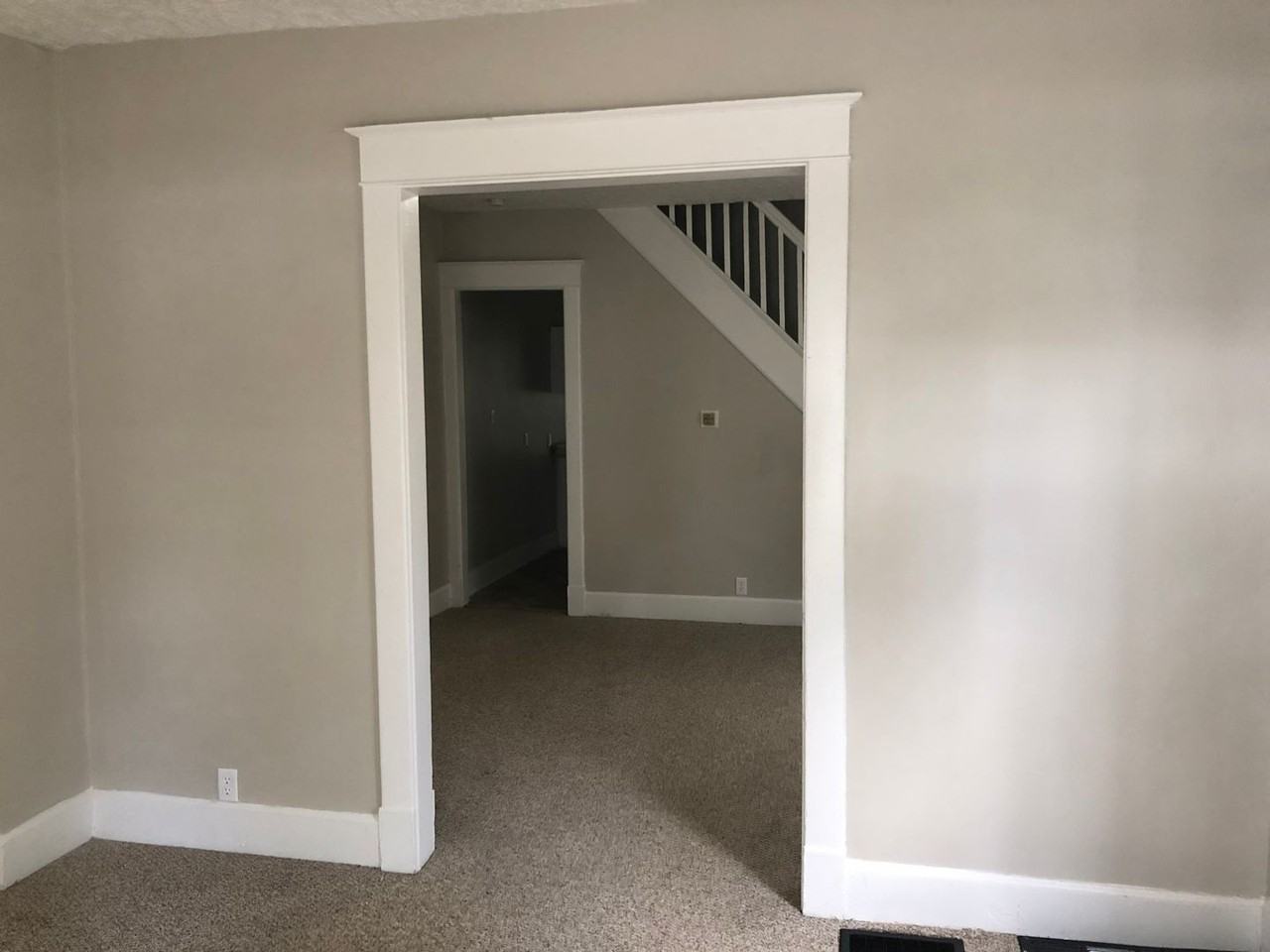 2349 N Kenwood Ave - Photo 5 of 9