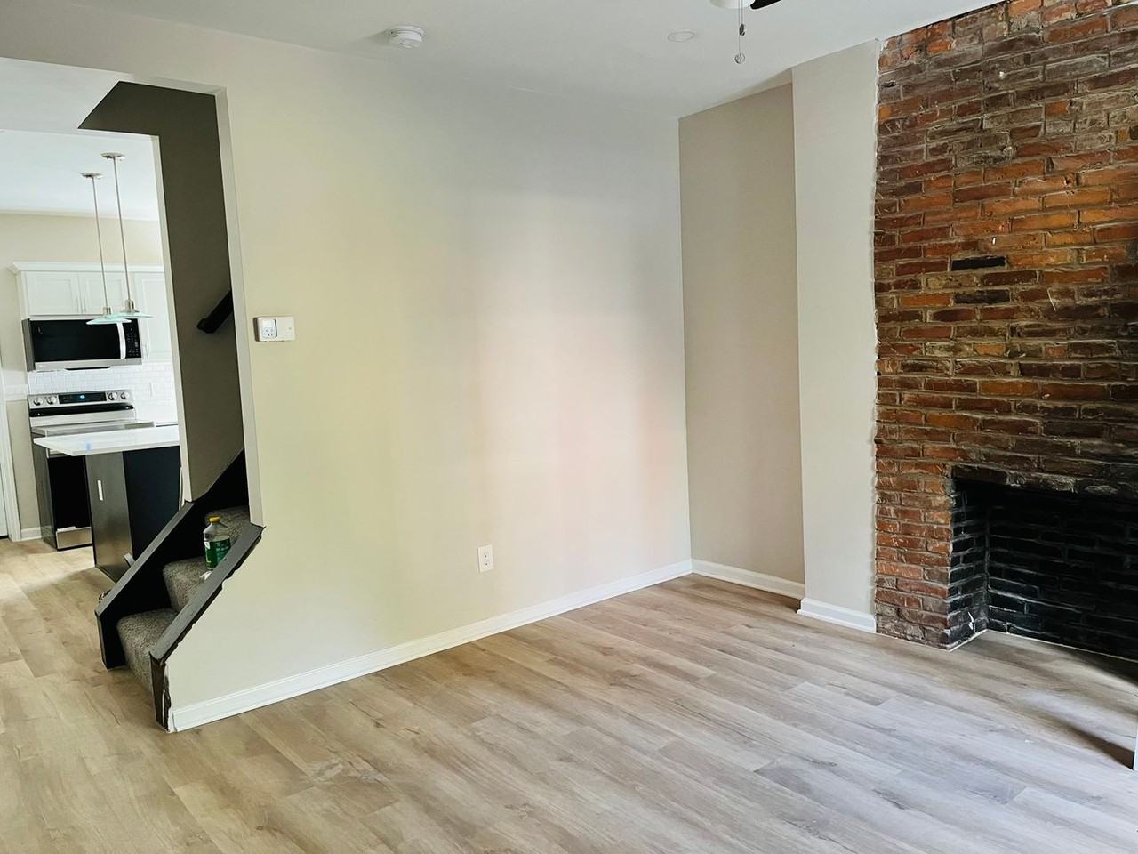 115 Parkhurst St - Photo 3 of 9