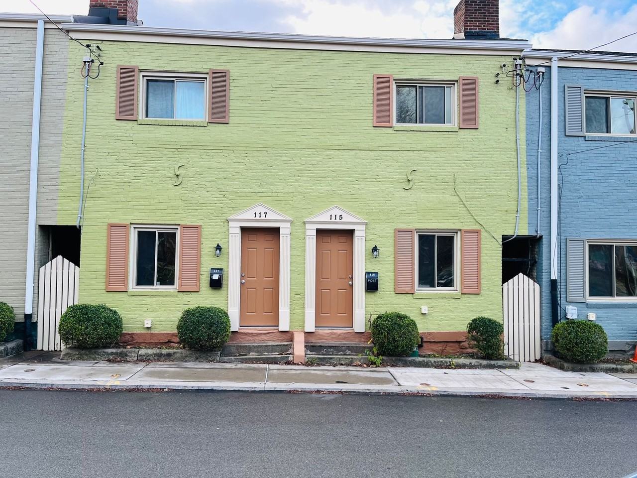 115 Parkhurst St - Photo 4 of 9