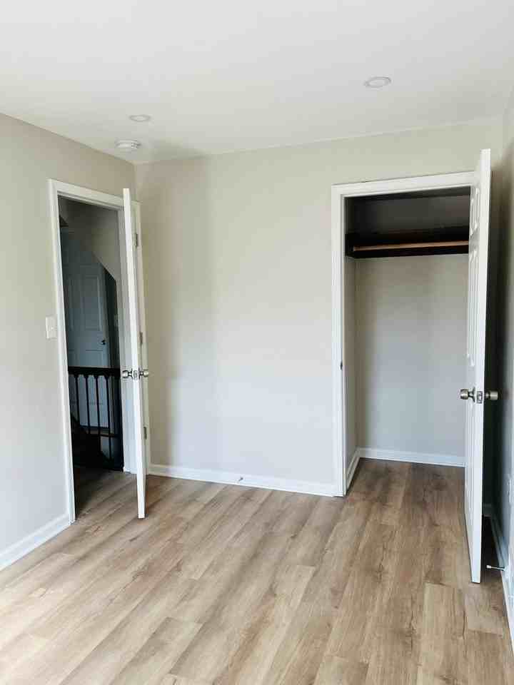115 Parkhurst St - Photo 5 of 9
