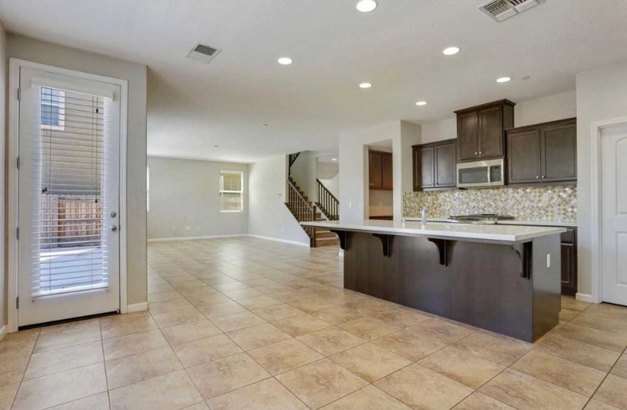 649 Perino Ln - Photo 7 of 31
