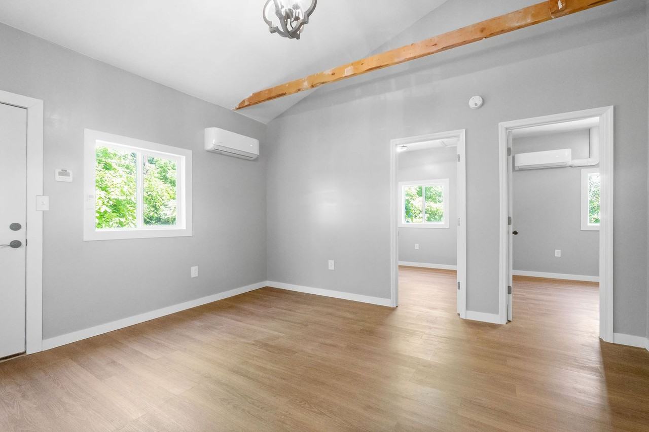 478 Thompkins Ln #B - Photo 4 of 18