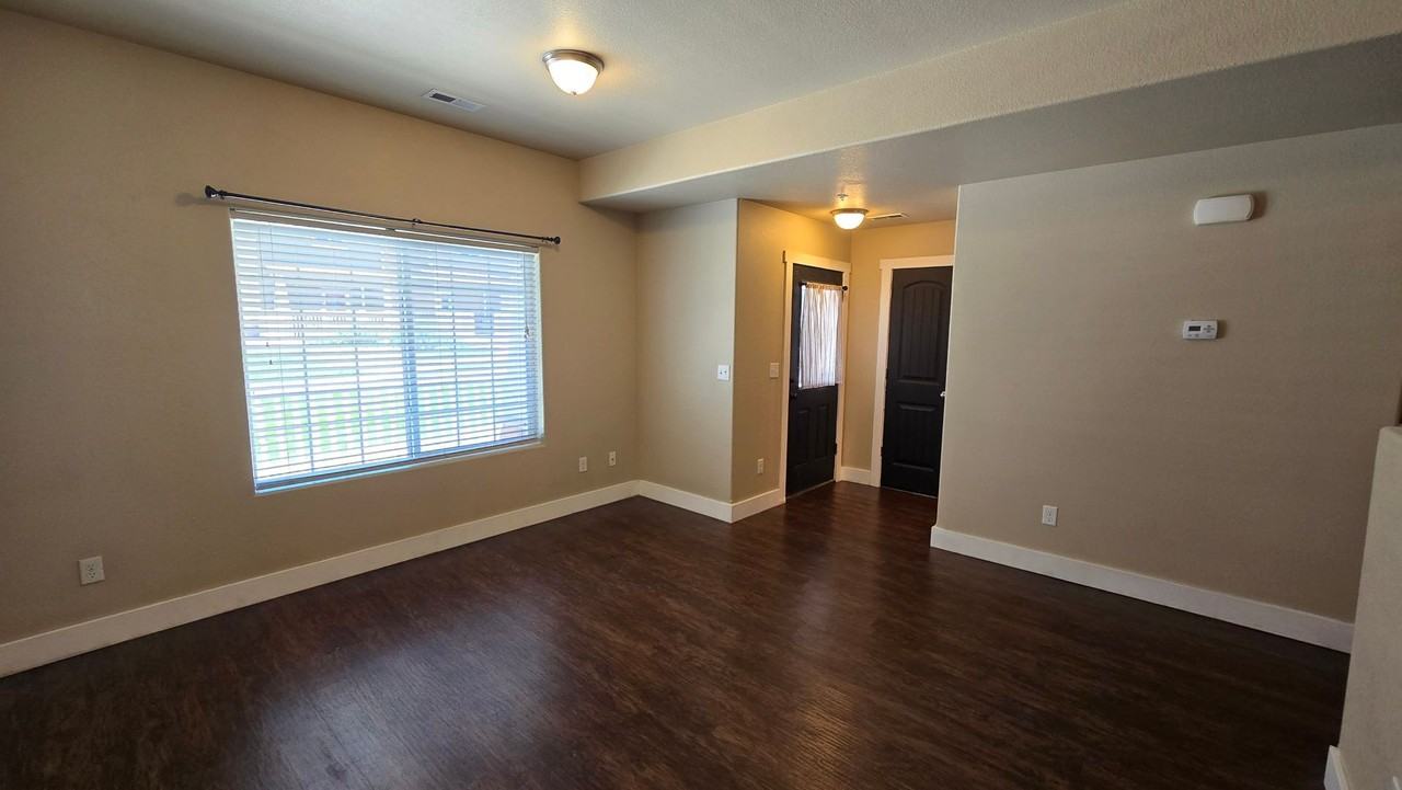 3127 Harpy Grv - Photo 2 of 23