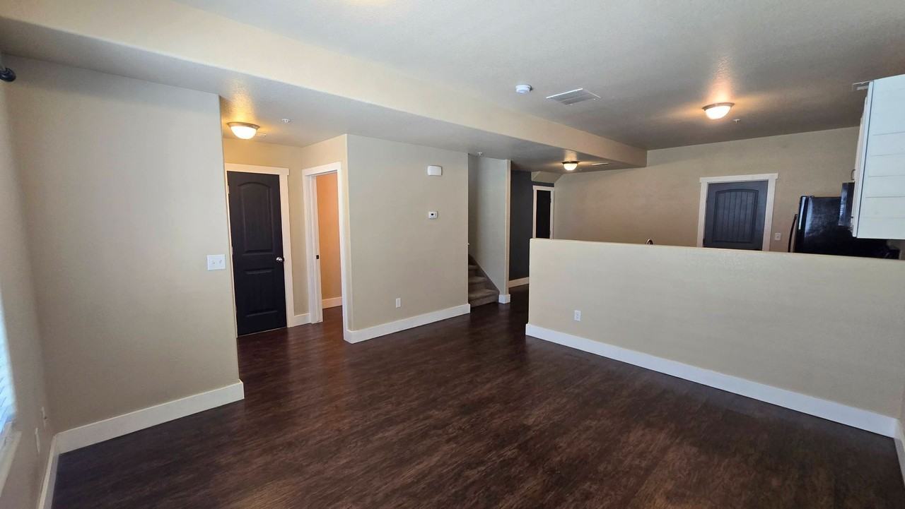 3127 Harpy Grv - Photo 3 of 23