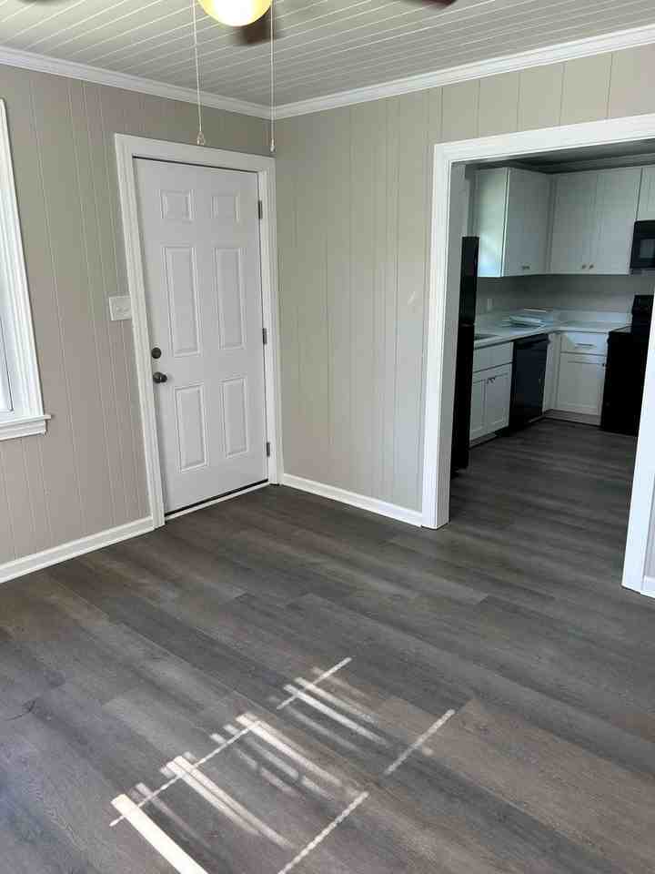 1501 Ne 21st St - Photo 5 of 12