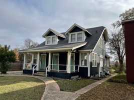 featured image of 1347 Glen Oak Pl